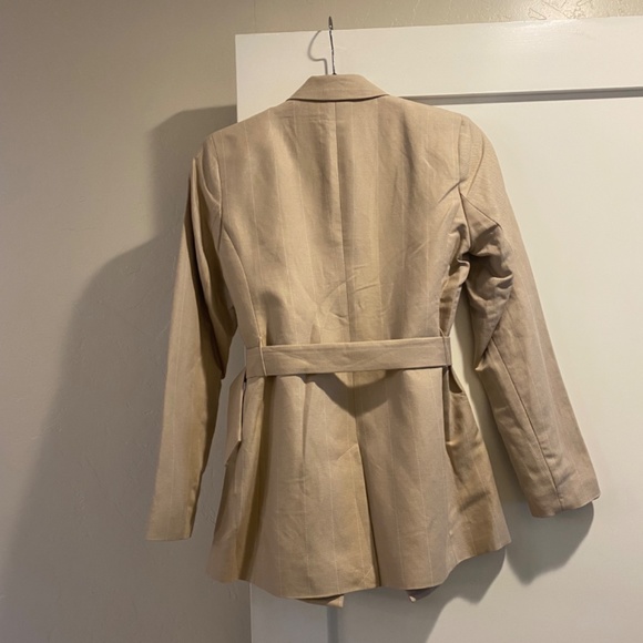 Express Woman’s Blazer - Picture 6 of 10